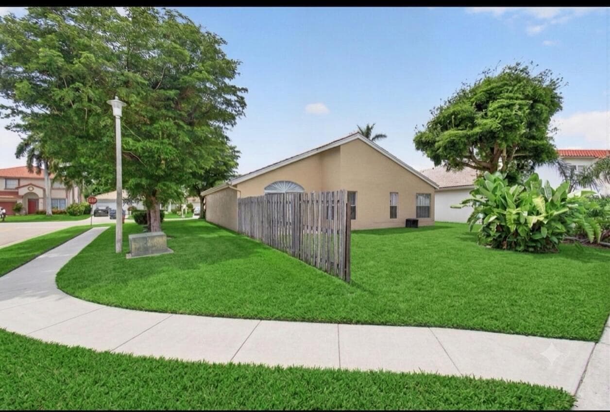 7116 CATALINA Way, Lake Worth, FL 33467 — zdjęcie 2