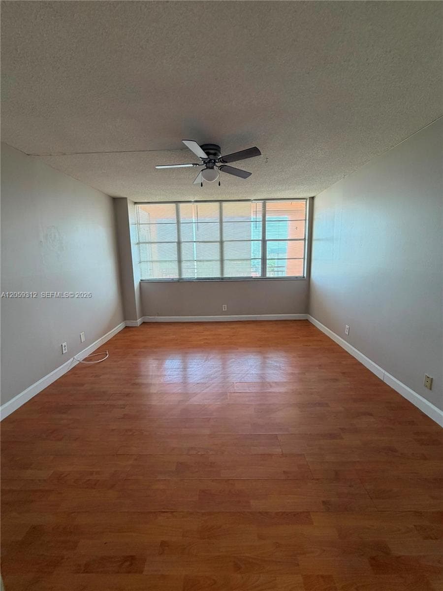2025 NE 164th St # 1006, North Miami Beach, FL 33162 — zdjęcie 5