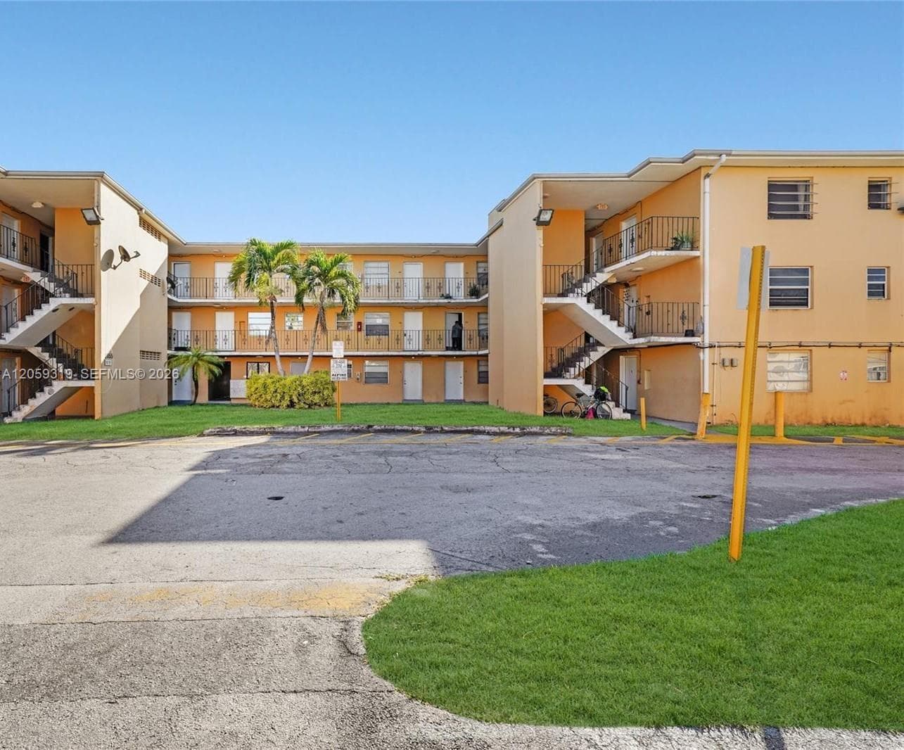 3855 SW 79th Ave # 27, Miami, FL 33155