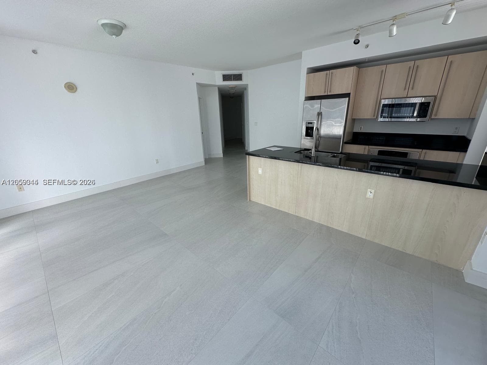 1111 SW 1st Ave # 1720-N, Miami, FL 33130