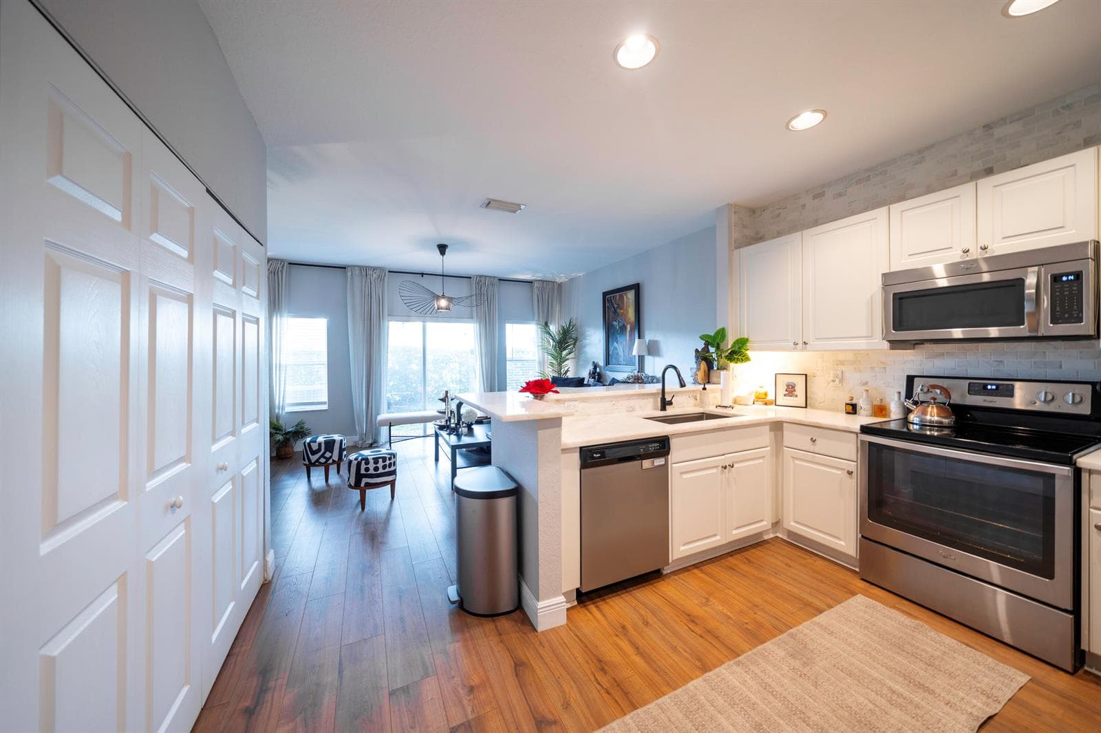 3317 NW 29TH Court, Lauderdale Lakes, FL 33311 — zdjęcie 3
