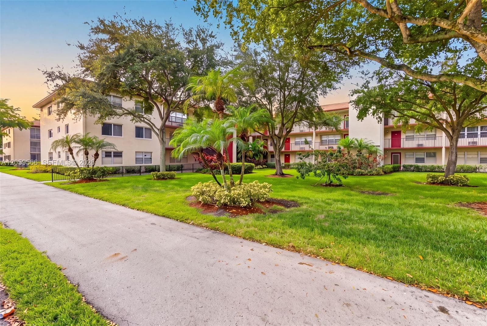 13350 SW 1st St # 103P, Pembroke Pines, FL 33027