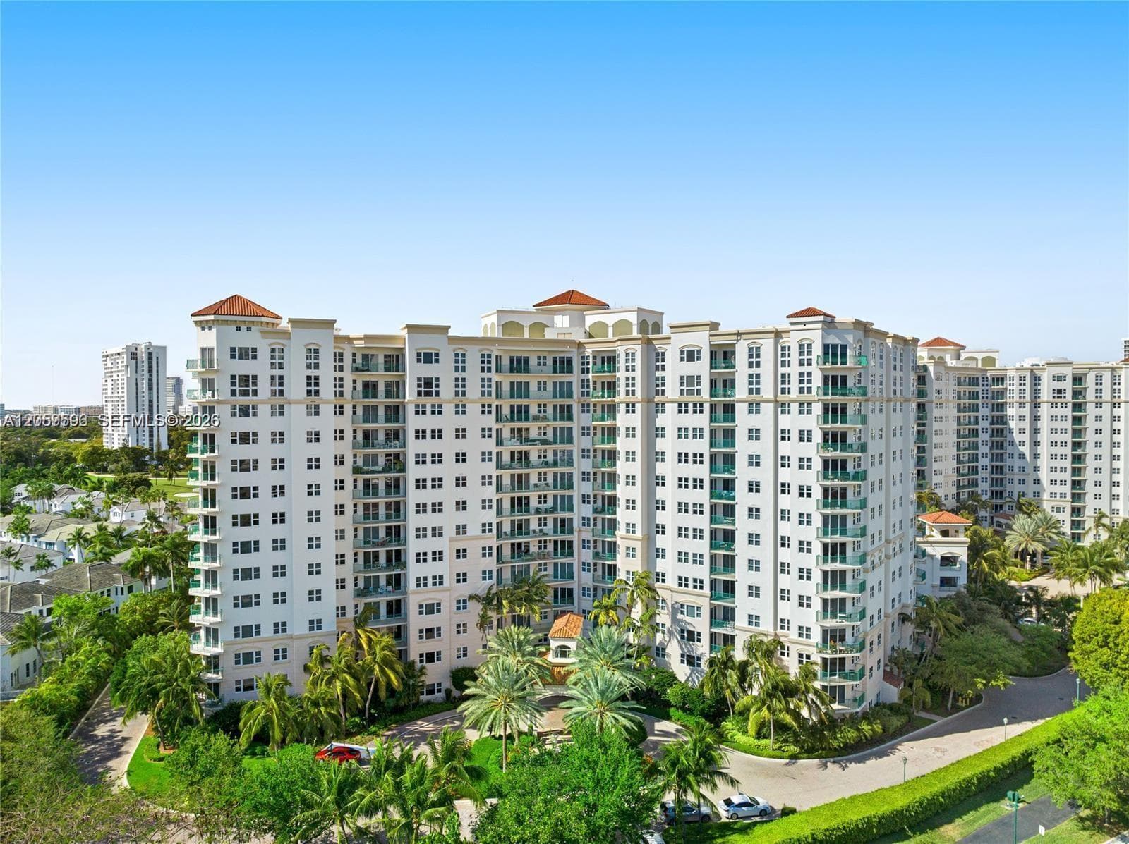 19900 E Country Club Dr # 310, Aventura, FL 33180