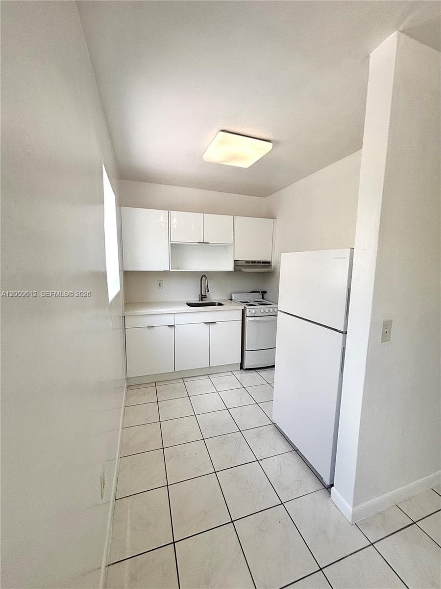 31 Navarre Ave # 9, Coral Gables, FL 33134 — zdjęcie 2