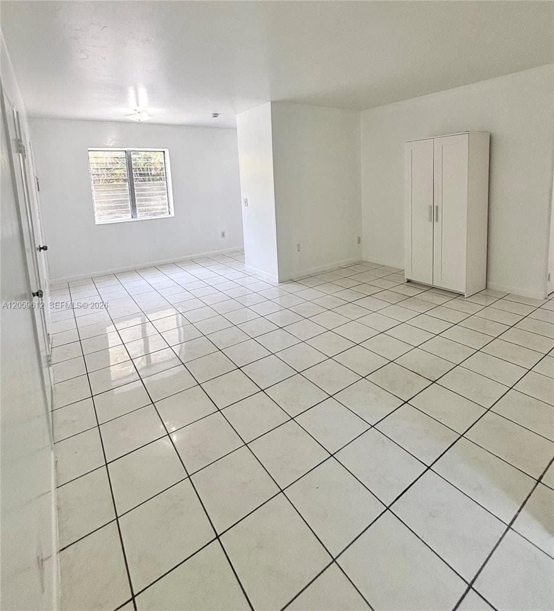 31 Navarre Ave # 9, Coral Gables, FL 33134 — zdjęcie 3