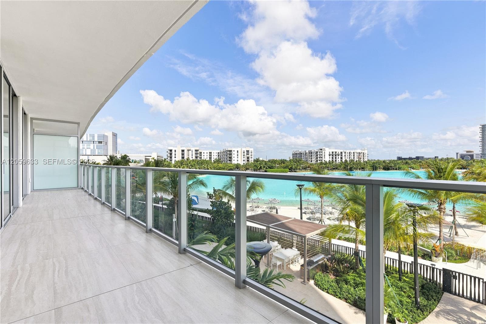 2411 Laguna Circle # 209, North Miami, FL 33181 — zdjęcie 2