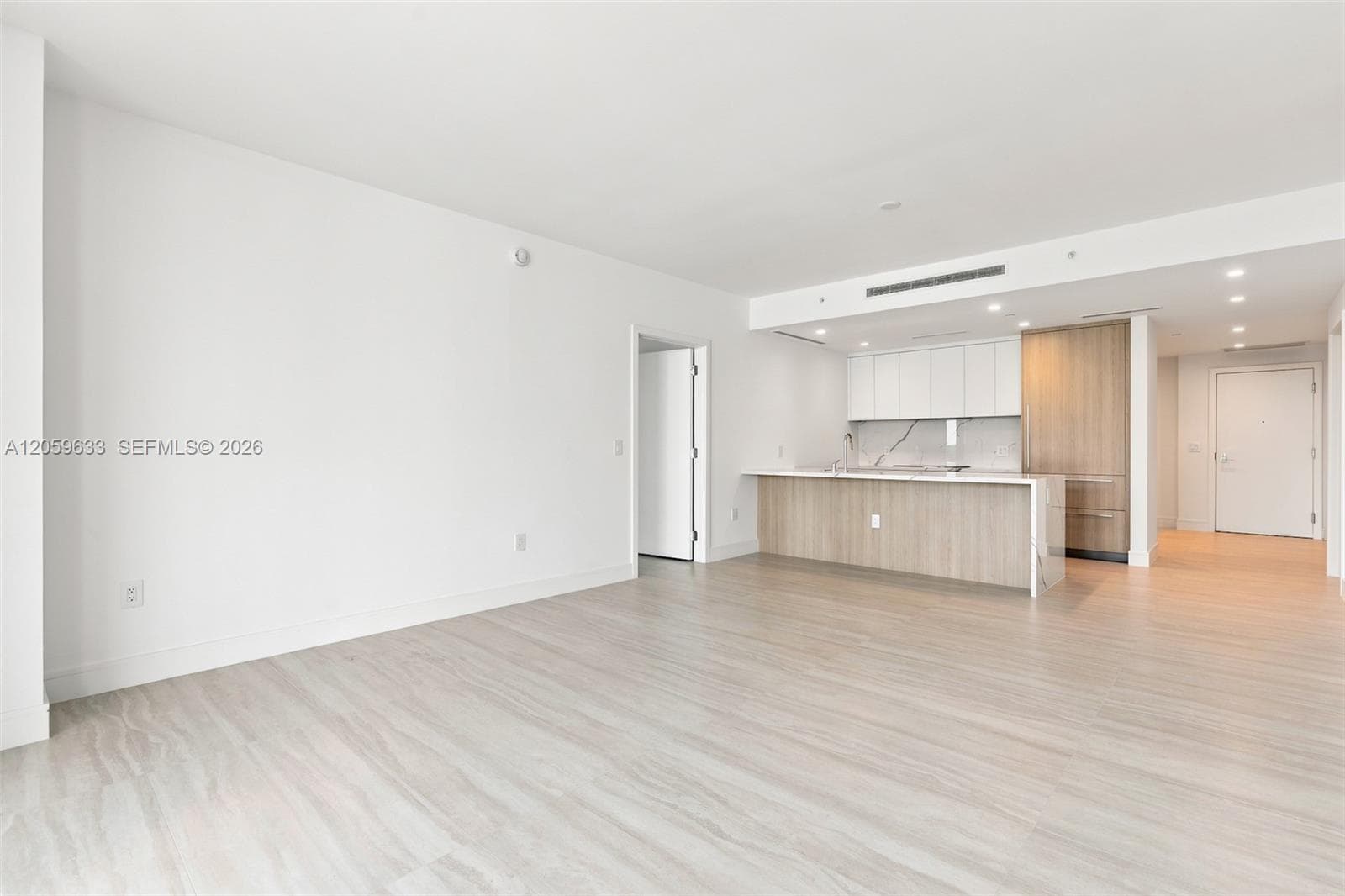 2411 Laguna Circle # 209, North Miami, FL 33181 — zdjęcie 3