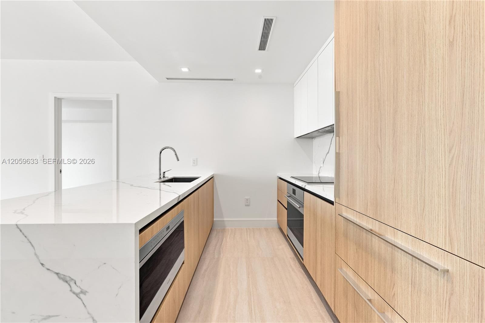 2411 Laguna Circle # 209, North Miami, FL 33181 — zdjęcie 5