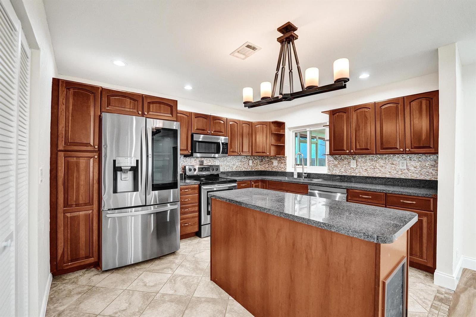 300 SW 19TH Avenue, Fort Lauderdale, FL 33312 — zdjęcie 4