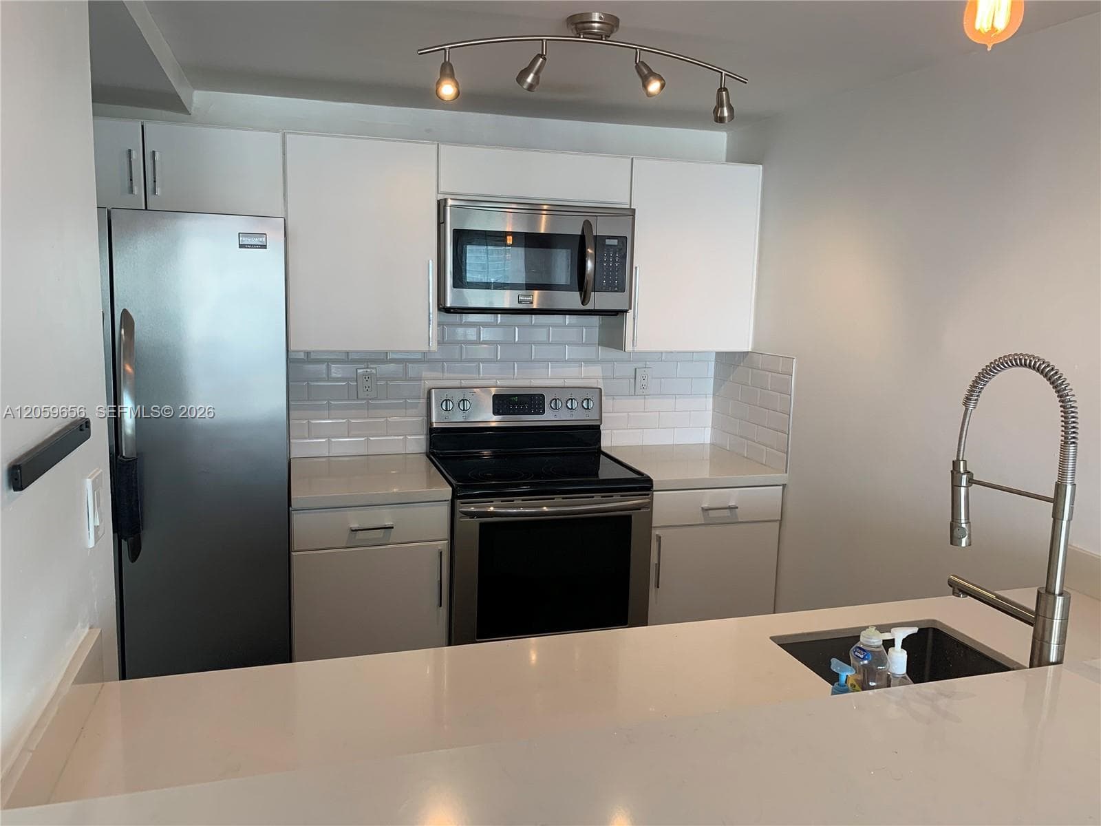 600 NE 36th St # 1017, Miami, FL 33137 — zdjęcie 2