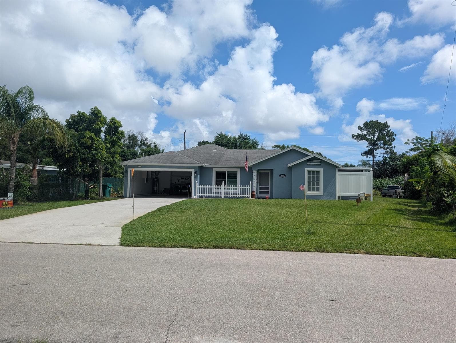 625 Coconut Avenue N, Port St. Lucie, FL 34952
