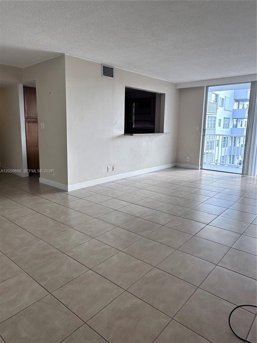 137 Golden Isles Dr # 512, Hallandale Beach, FL 33009 — zdjęcie 3