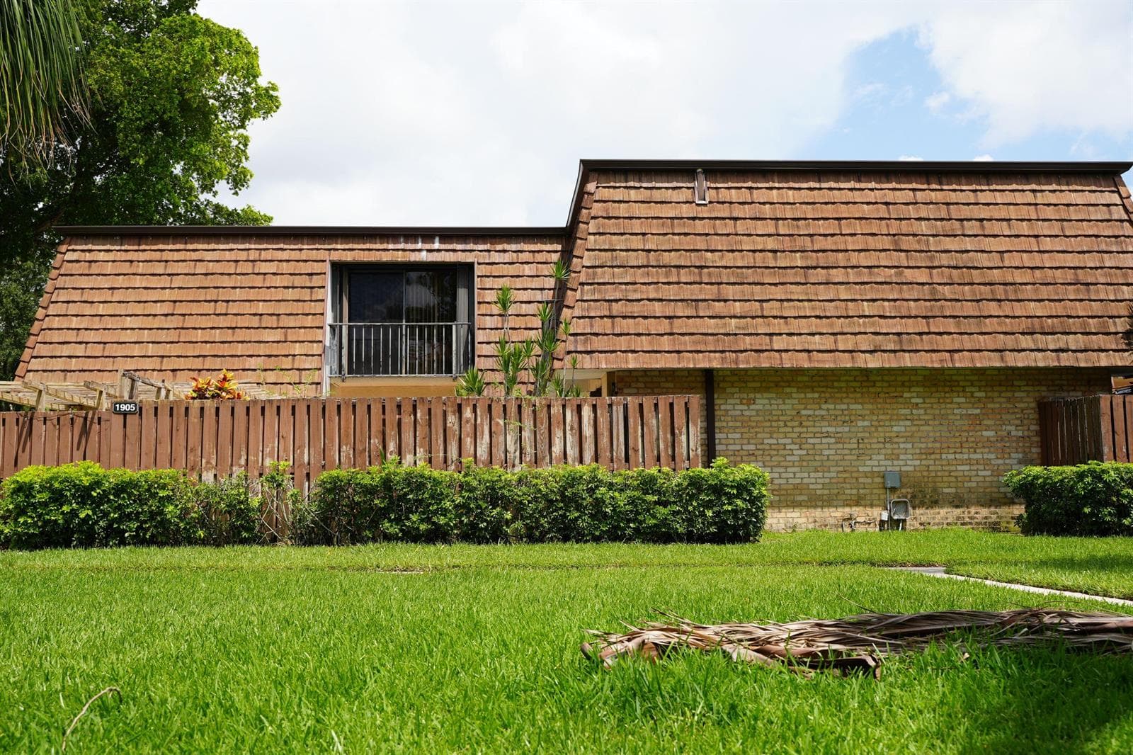 1905 19th Lane, FL 33463 — zdjęcie 3