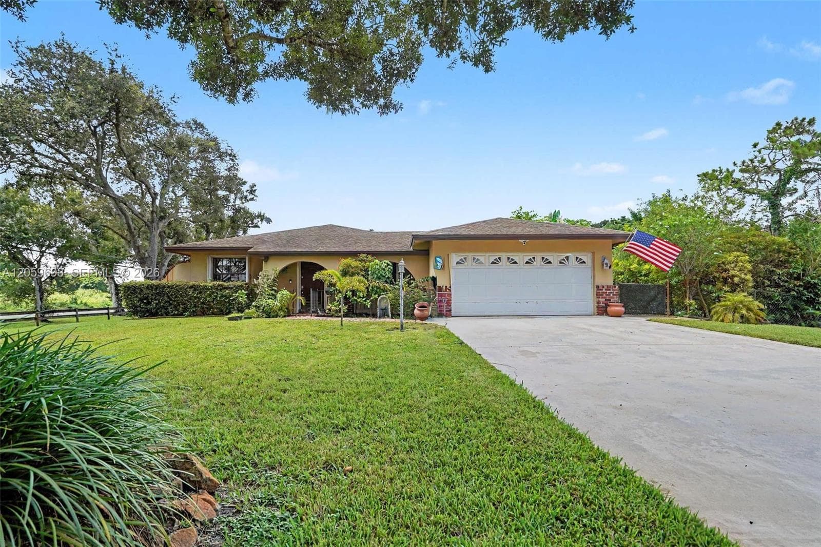 13602 SW 24th St, Davie, FL 33325