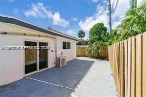 2185 Imperial Point Dr, Fort Lauderdale, FL 33308 — zdjęcie 4