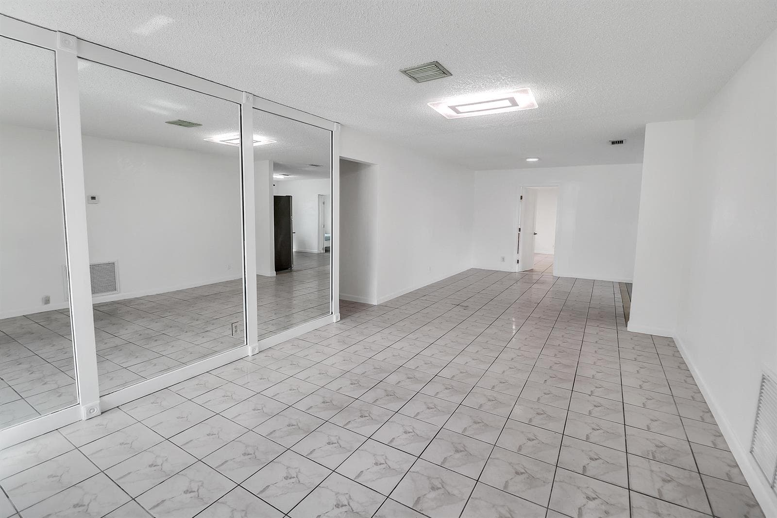 2233 NW 3rd Avenue, Boca Raton, FL 33431 — zdjęcie 4