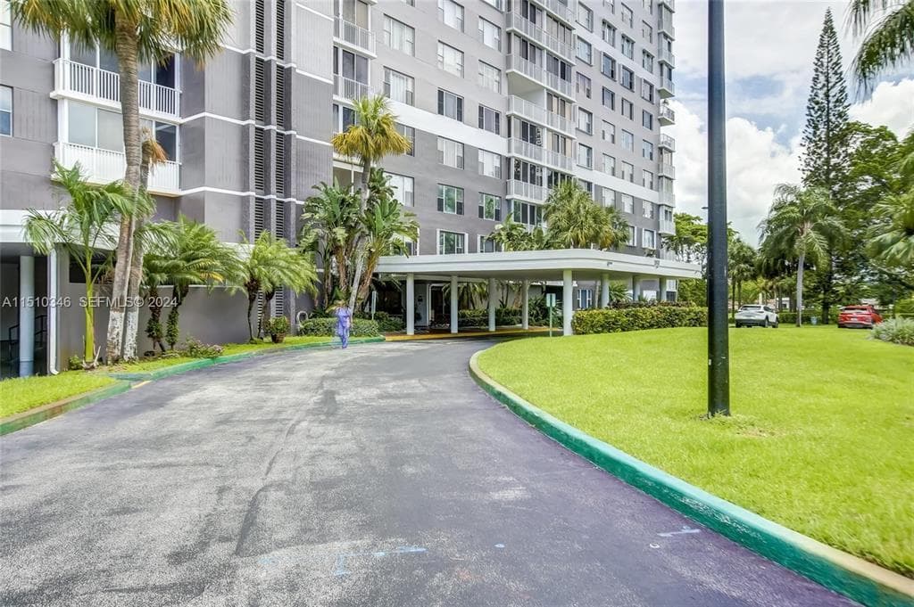 3850 Washington Street # 812, Hollywood, FL 33021