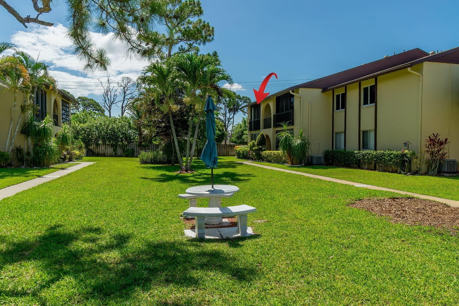 318 Pine Ridge Circle # C-2, FL 33463 — zdjęcie 4
