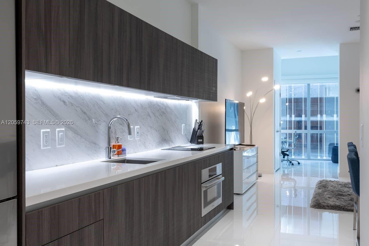851 NE 1st Ave # 503, Miami, FL 33132 — zdjęcie 3
