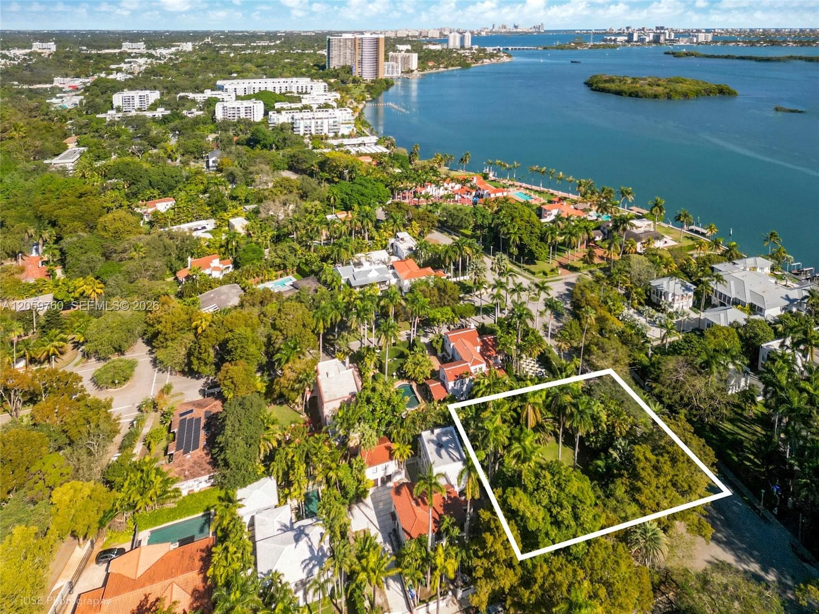 5810 N Bayshore Dr, Miami, FL 33137 — zdjęcie 3