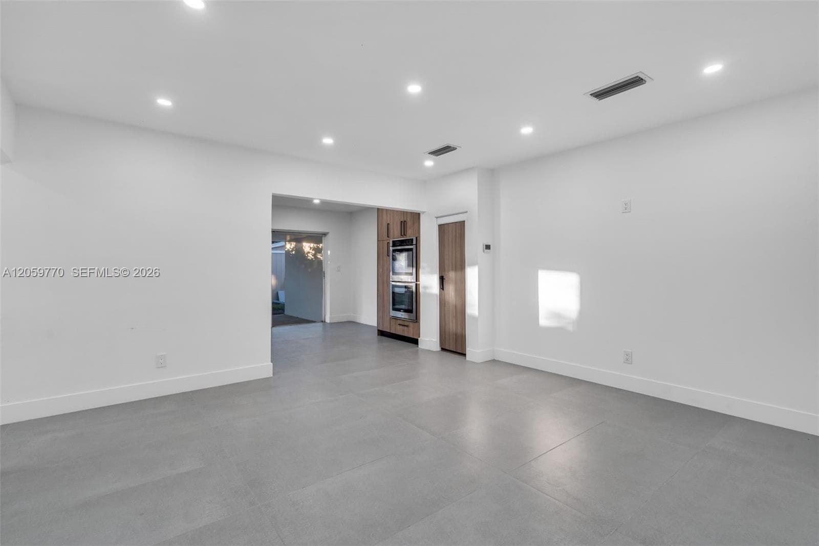 730 NW 77th Way, Pembroke Pines, FL 33024 — zdjęcie 3