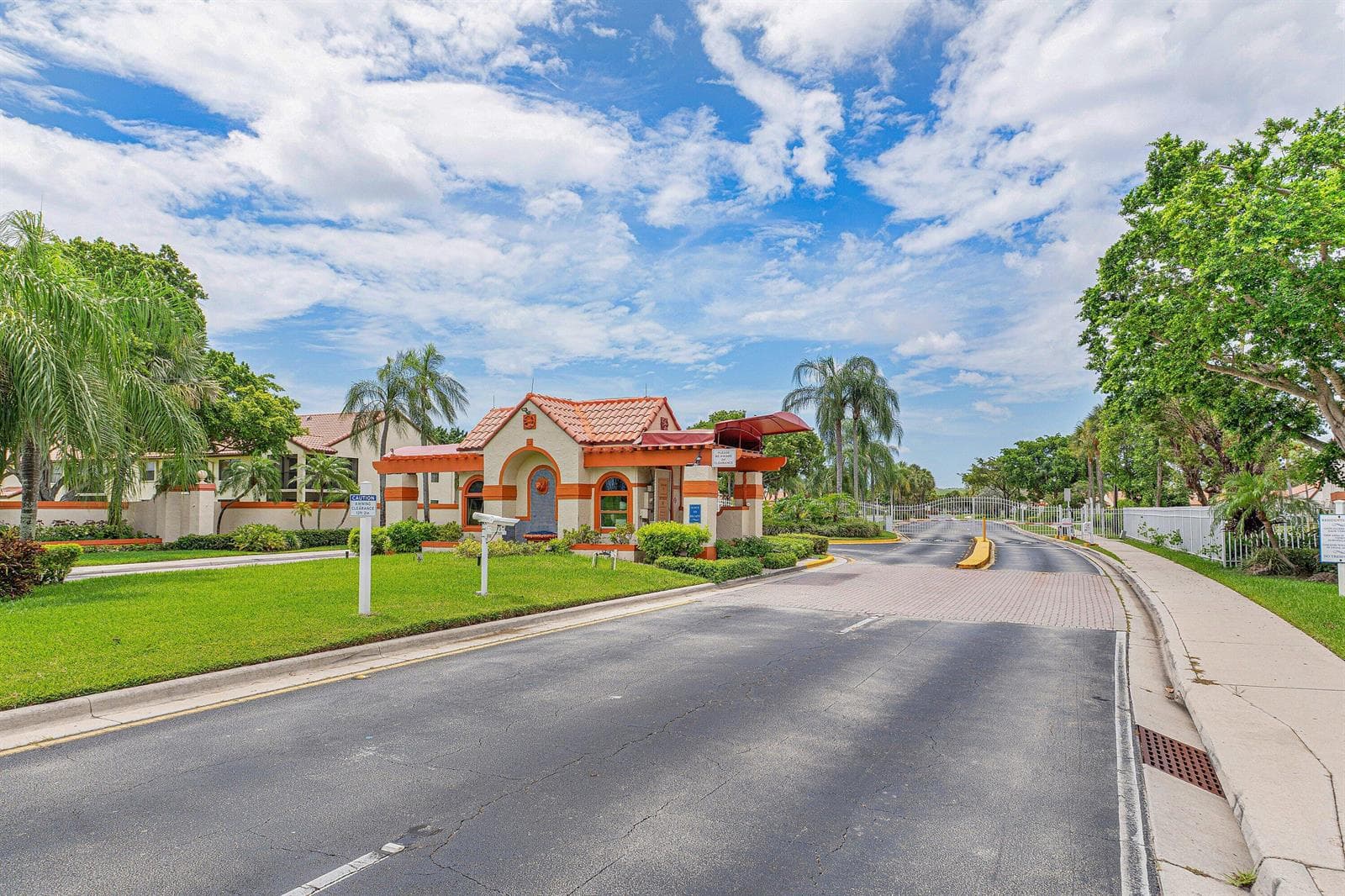 603 REPUBLIC Court, Deerfield Beach, FL 33442 — zdjęcie 2