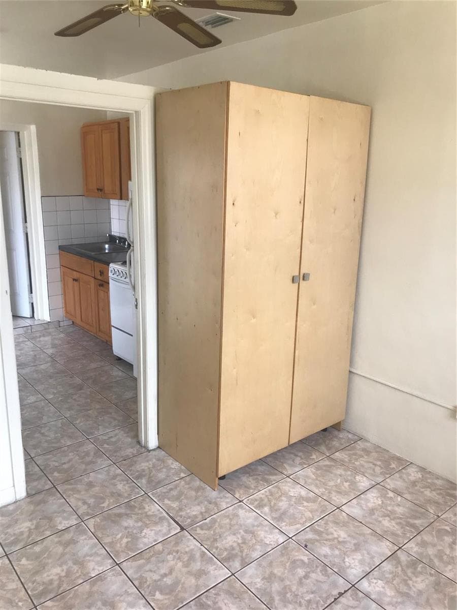 17131 NW 32 Court # apt 1, Miami Gardens, FL 33056 — zdjęcie 2