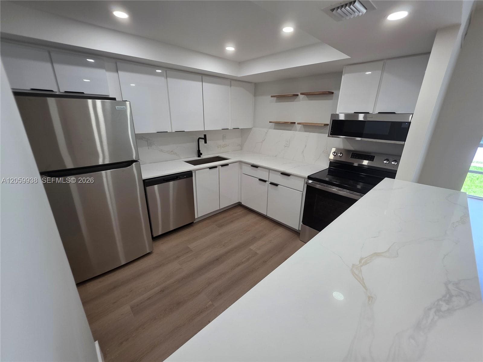501 Three Islands Blvd # 112, Hallandale Beach, FL 33009 — zdjęcie 4