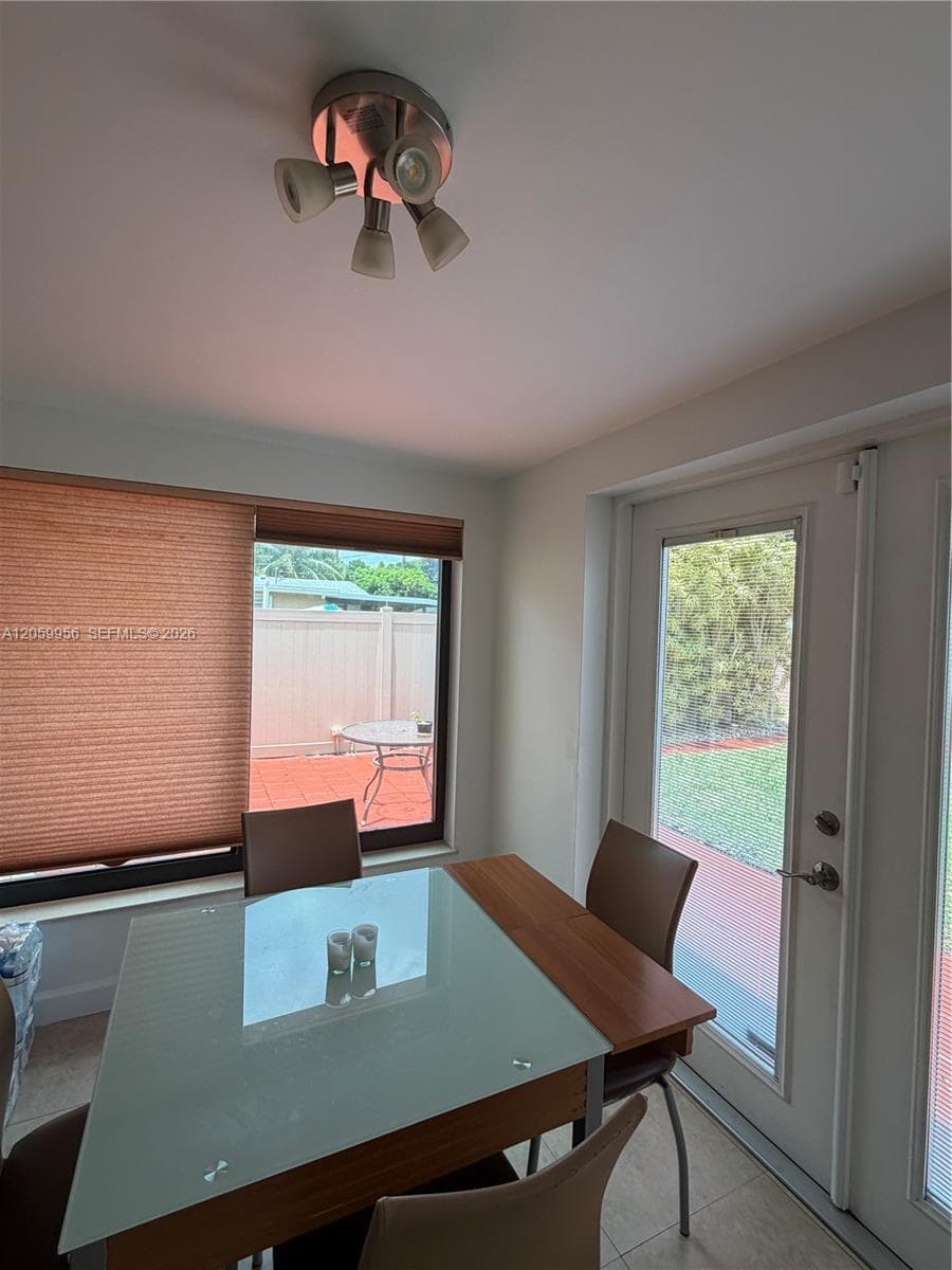 6717 Raleigh St, Hollywood, FL 33024 — zdjęcie 2