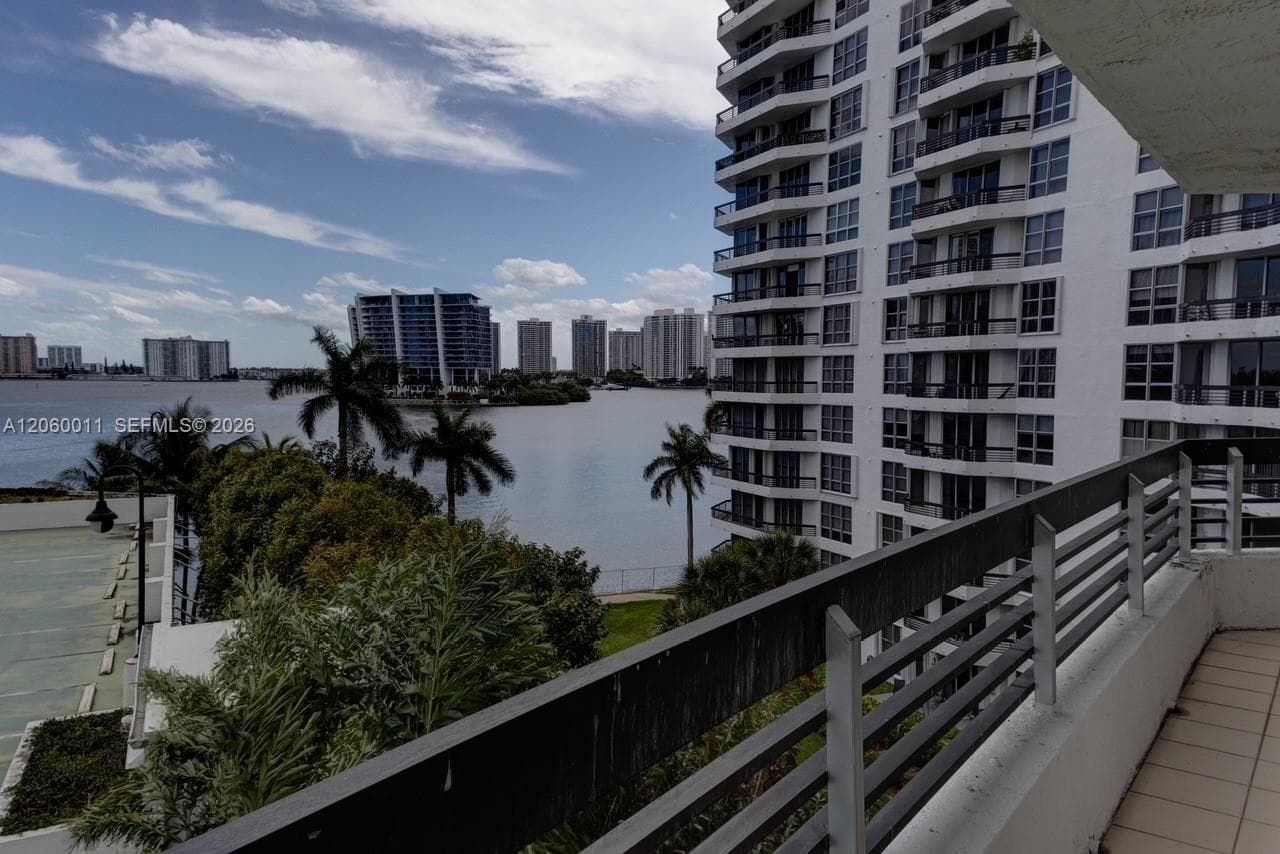3600 Mystic Pointe Dr # 613, Aventura, FL 33180 — zdjęcie 2