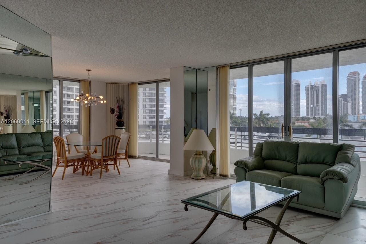 3600 Mystic Pointe Dr # 613, Aventura, FL 33180