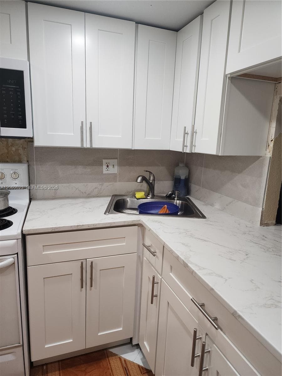 5975 NW 25th St, Sunrise, FL 33313 — zdjęcie 3
