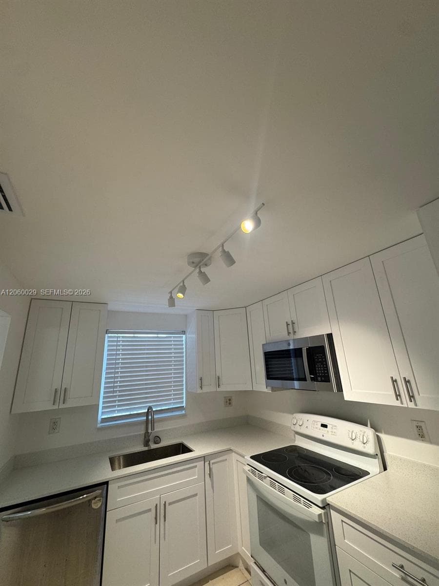 7981 S French Dr # 2-202, Pembroke Pines, FL 33024 — zdjęcie 3