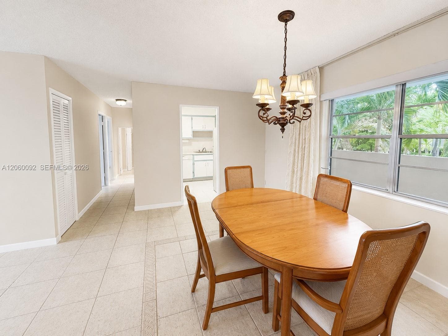 220 Kings Point Dr # 211, Sunny Isles Beach, FL 33160