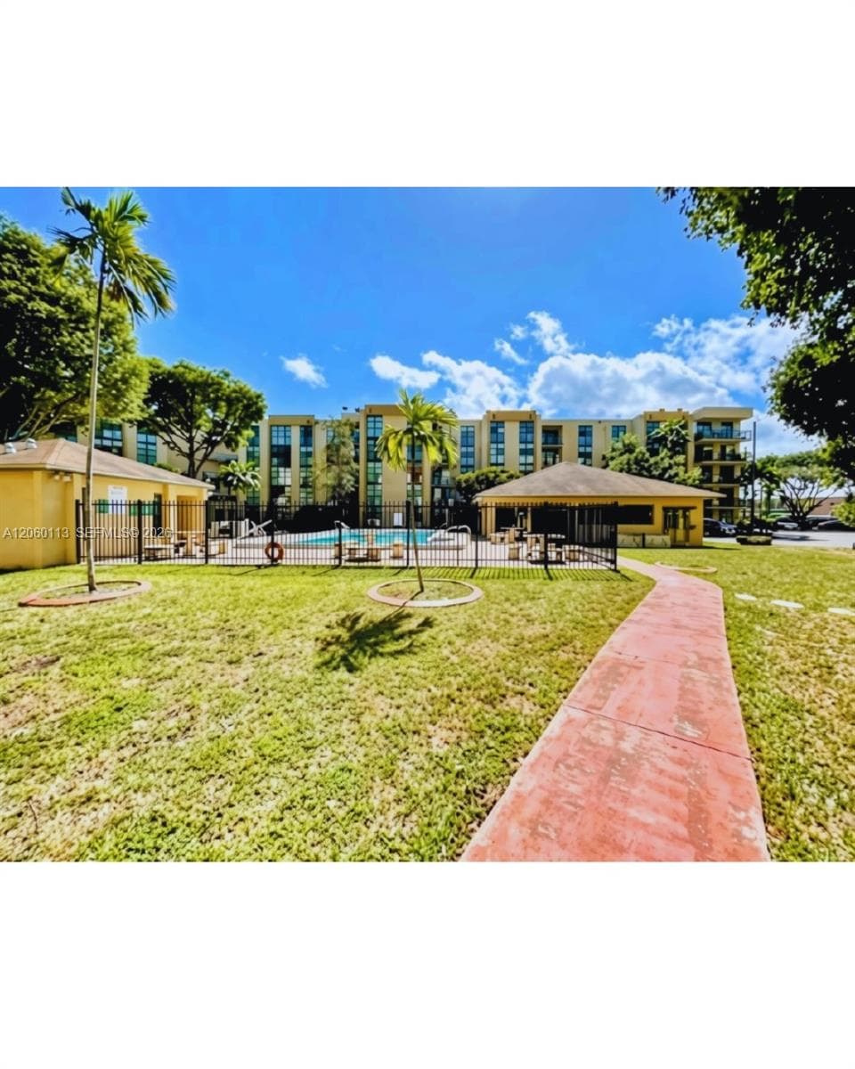 11750 SW 18th St # 208-1, Miami, FL 33175 — zdjęcie 2