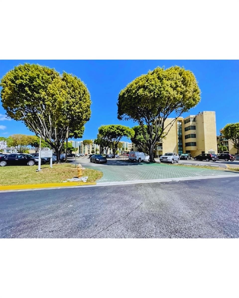 11750 SW 18th St # 208-1, Miami, FL 33175 — zdjęcie 3