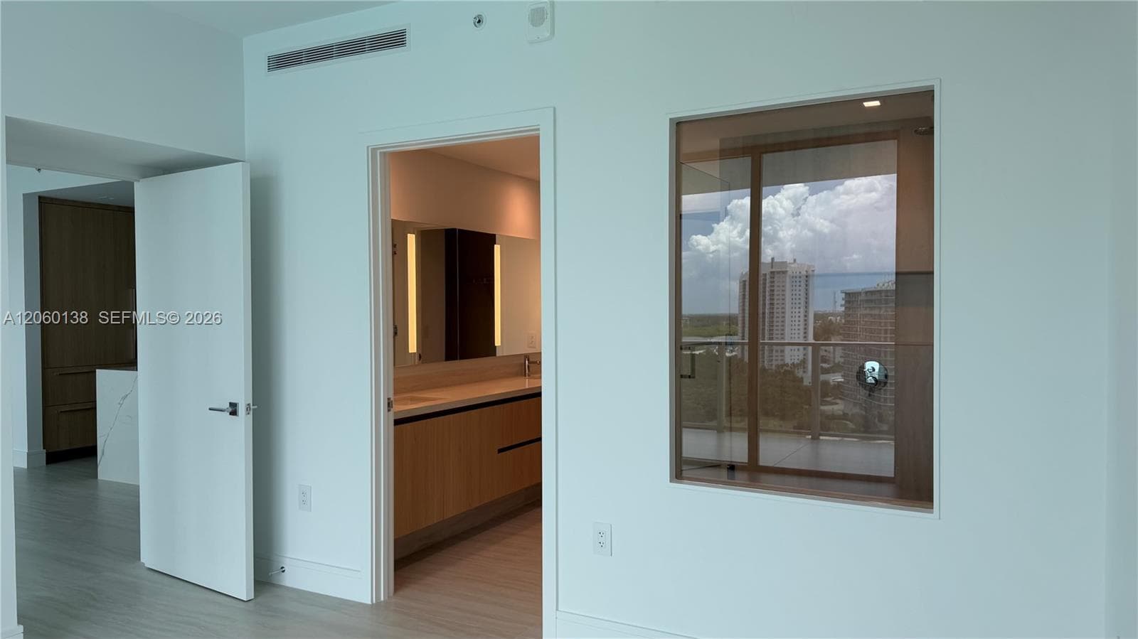 2411 Laguna Circle # 1510, North Miami, FL 33181 — zdjęcie 3