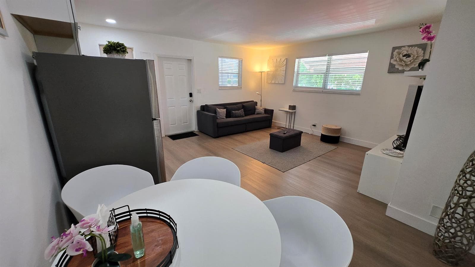 704 NE 8TH Street # 1, Hallandale Beach, FL 33009 — zdjęcie 4