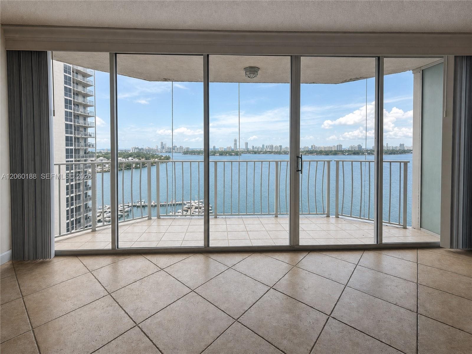 7601 E Treasure Dr # 1807, North Bay Village, FL 33141 — zdjęcie 2