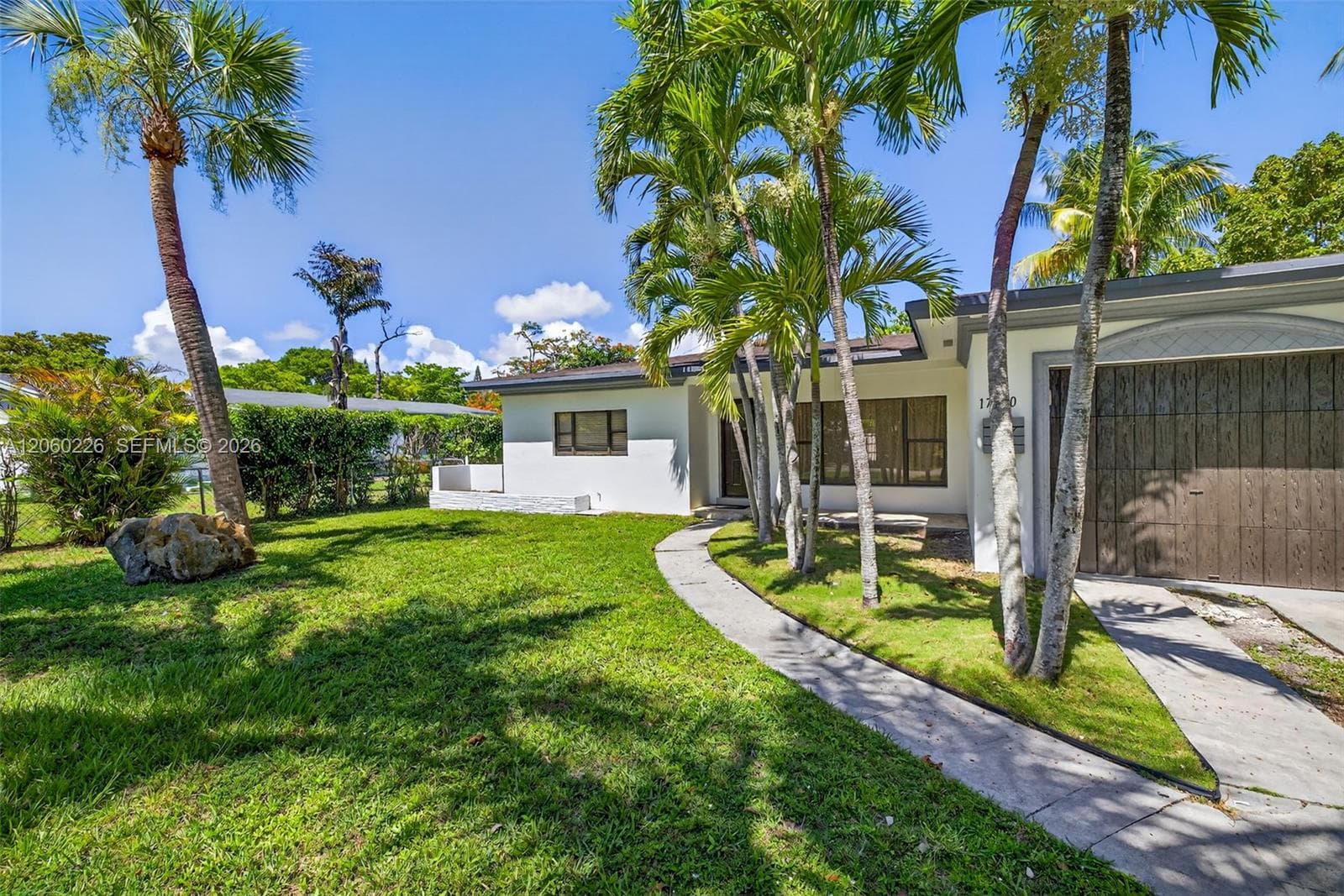 17150 NE 18th Ave, North Miami Beach, FL 33162 — zdjęcie 4