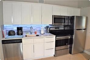 4411 E TRADEWINDS # A-B, Lauderdale By The Sea, FL 33308 — zdjęcie 2