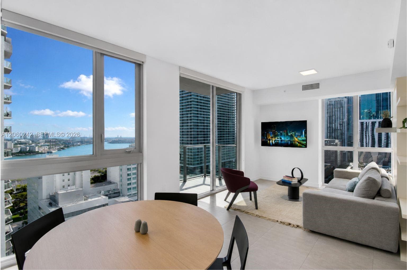 227 NE 2nd St # 2000, Miami, FL 33132 — zdjęcie 2