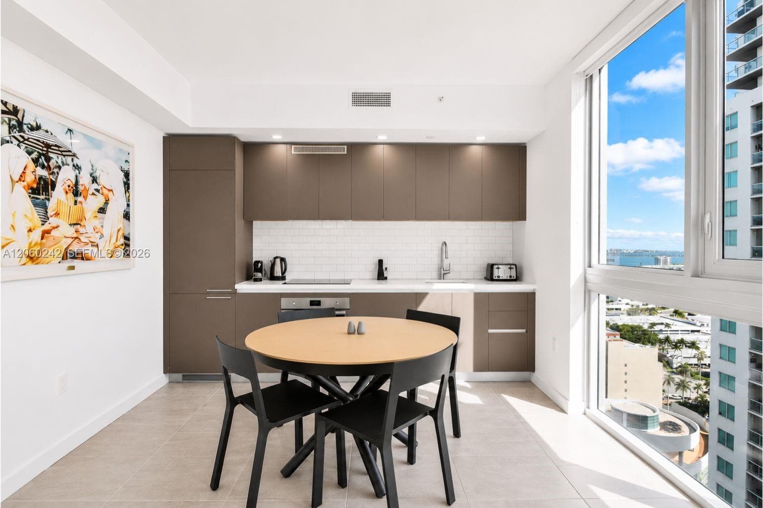 227 NE 2nd St # 2000, Miami, FL 33132 — zdjęcie 3