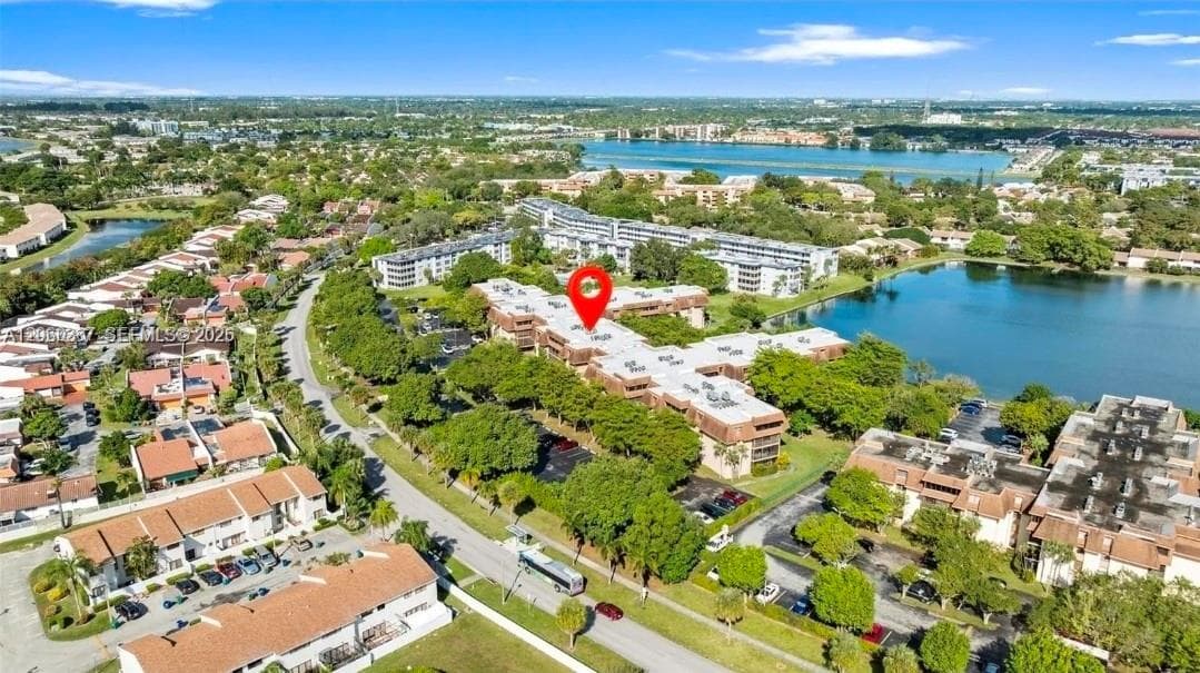 661 NE 195th St # 407, Miami, FL 33179 — zdjęcie 3