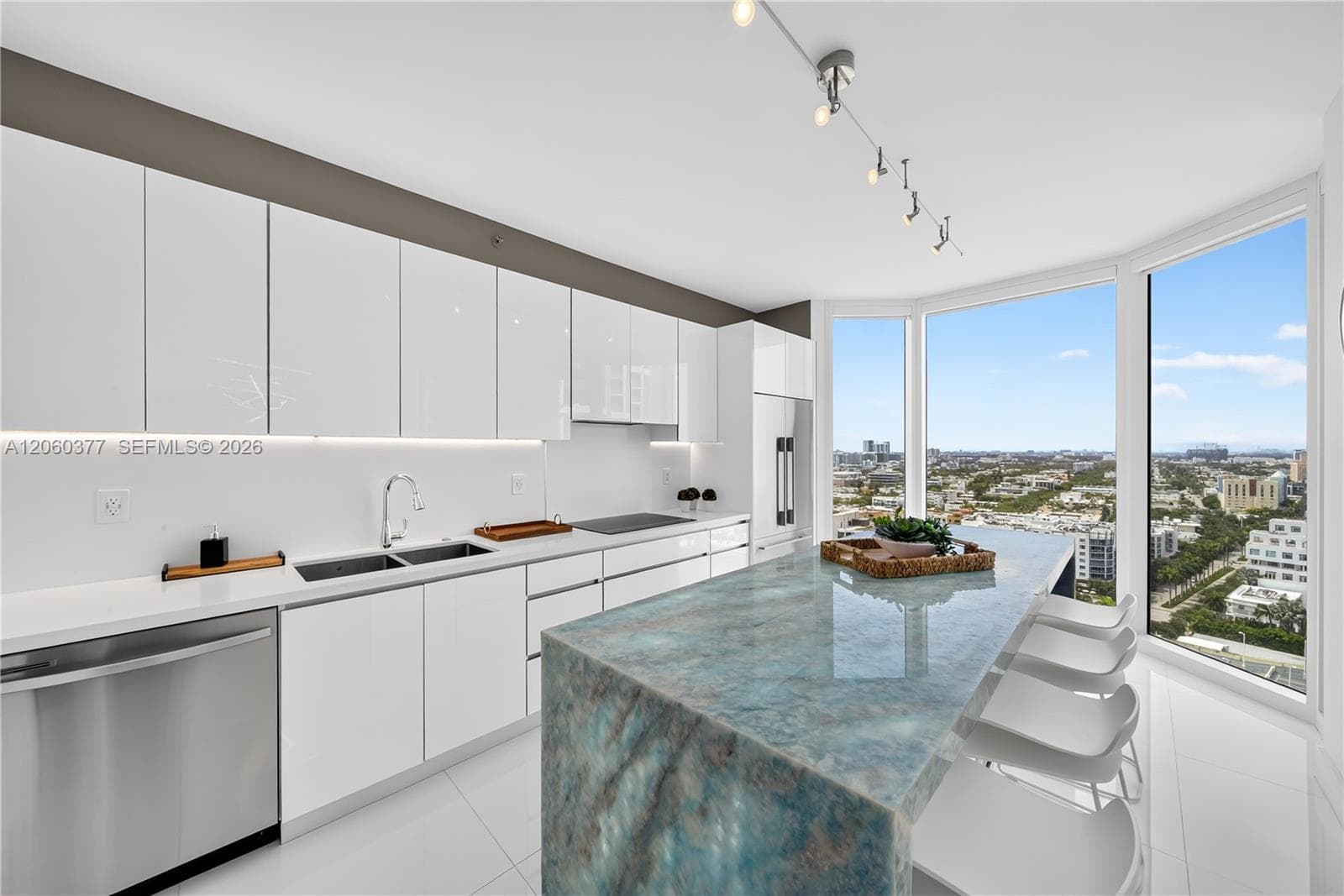 300 S Pointe Dr # 2104, Miami Beach, FL 33139 — zdjęcie 5