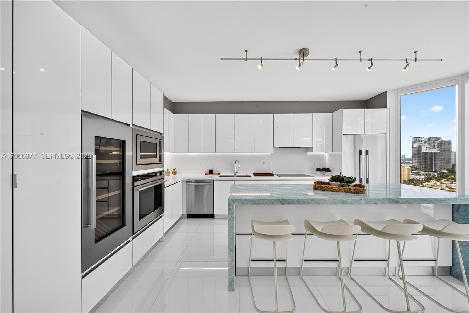 300 S Pointe Dr # 2104, Miami Beach, FL 33139 — zdjęcie 4