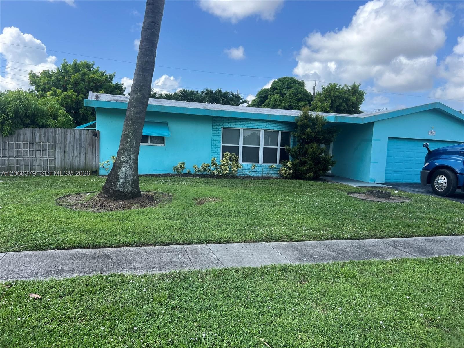 3700 NW 25th St, Lauderdale Lakes, FL 33311 — zdjęcie 2