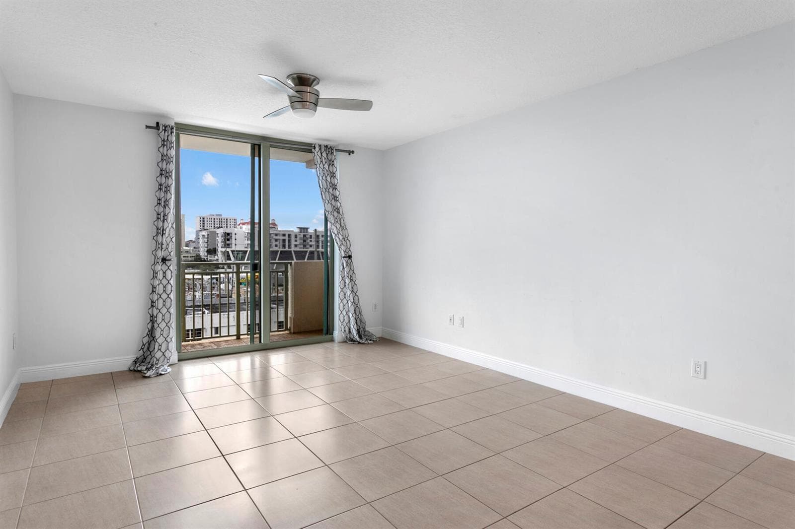 610 CLEMATIS Street # 418, West Palm Beach, FL 33401 — zdjęcie 4