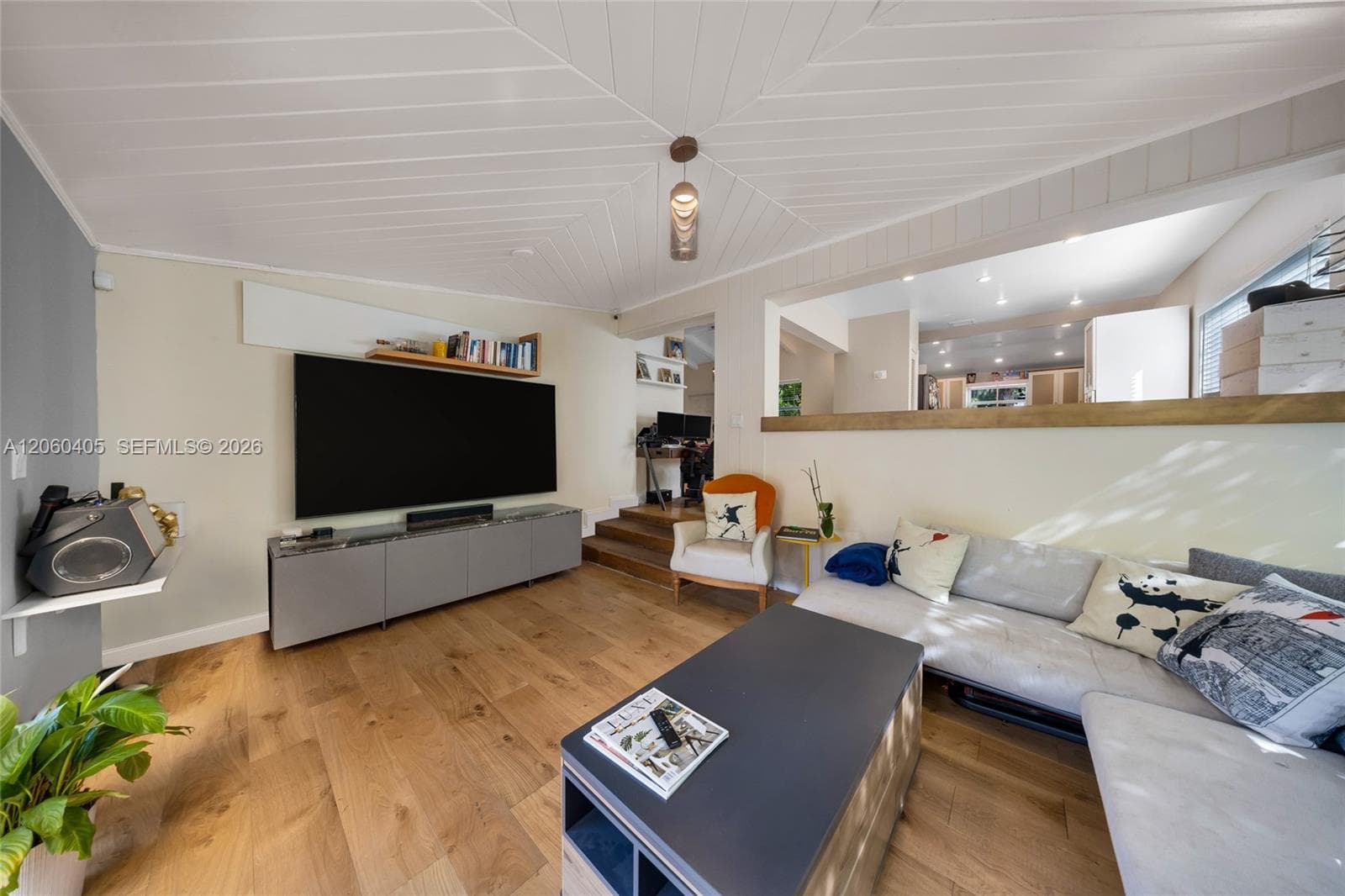 1324 Normandy Dr, Miami Beach, FL 33141 — zdjęcie 2