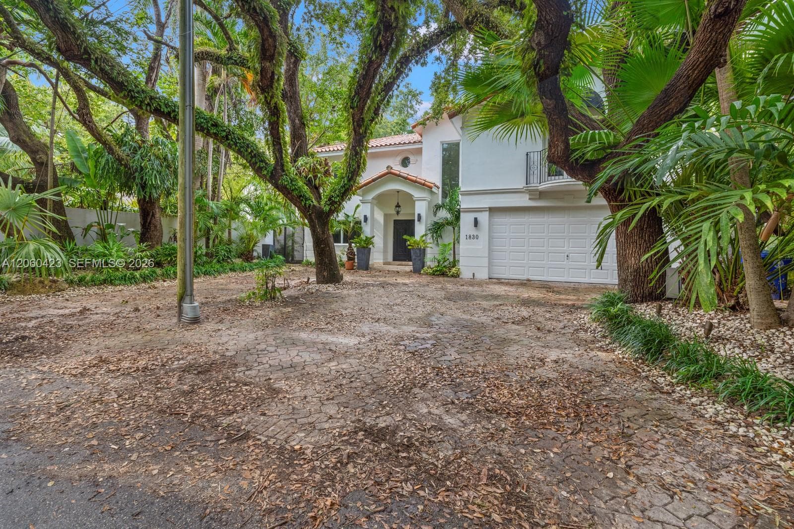 1830 Chucunantah Rd, Miami, FL 33133 — zdjęcie 2